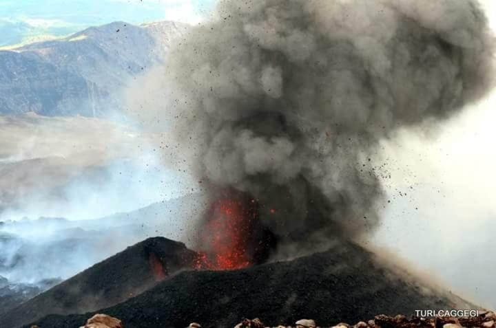Guest House Le Ginestre Dell'Etna Belpasso Εξωτερικό φωτογραφία